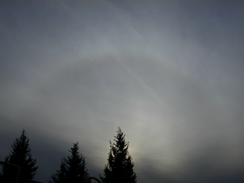 Image of a 22 degree halo